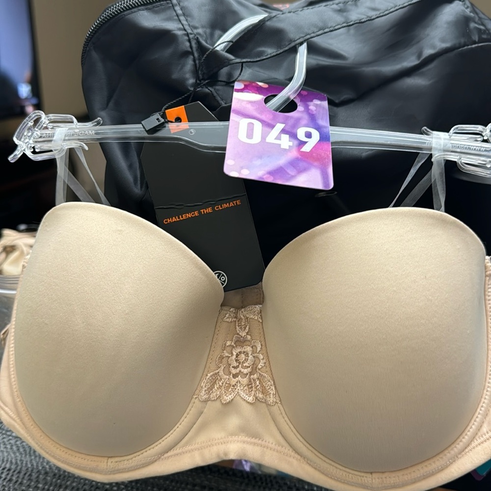 Vanity Fair beauty back strapless bra.